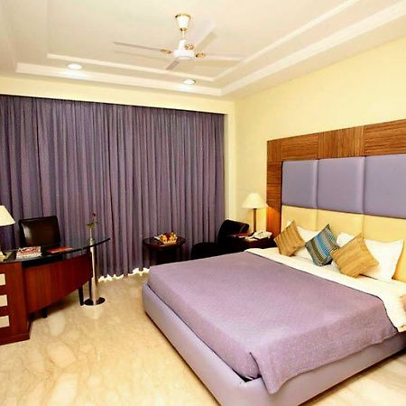 Hotel Star Rocks New Delhi Eksteriør billede